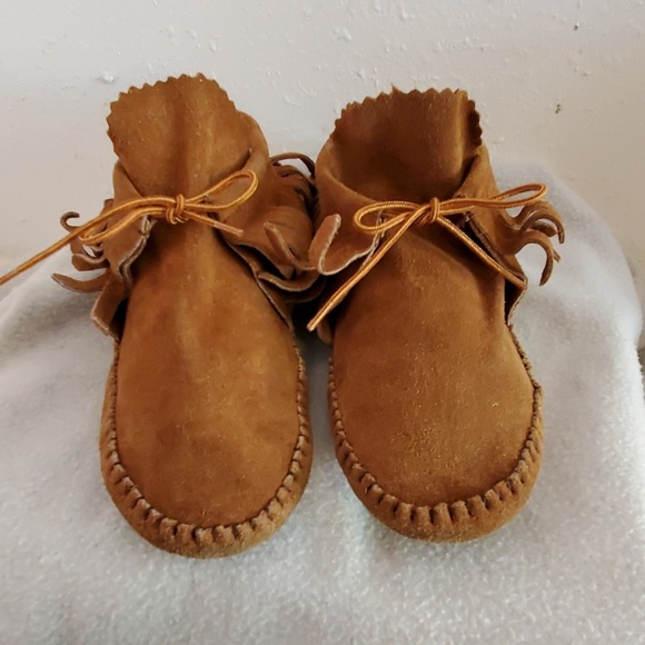 taos heritage moccasin